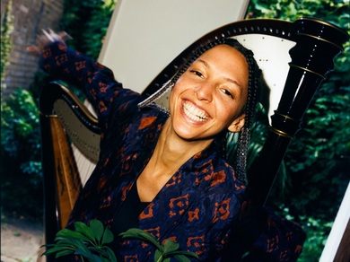 ナラ・シネフロ（Nala Sinephro）がUKジャズの逸材達と作り上げた音