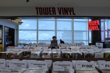 Tower Vinyl太鼓盤 第3回 ウィスパー ヴォイス レゲエなクロード フォンテーヌ 話題のクルアンビンなどアナログで聴きたい7枚 Mikiki