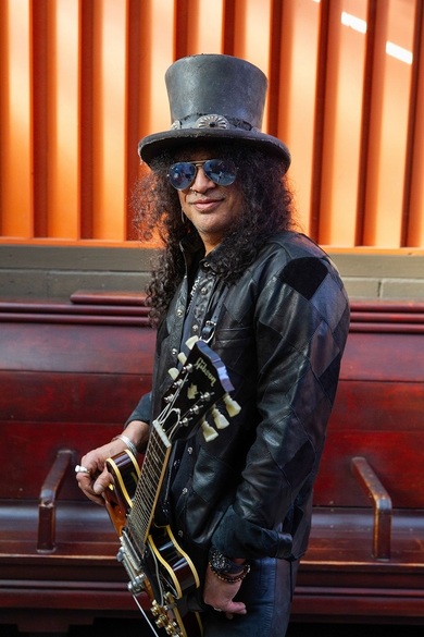 ガンズのスラッシュ（Slash）が14年ぶり完全ソロ作『Orgy Of The