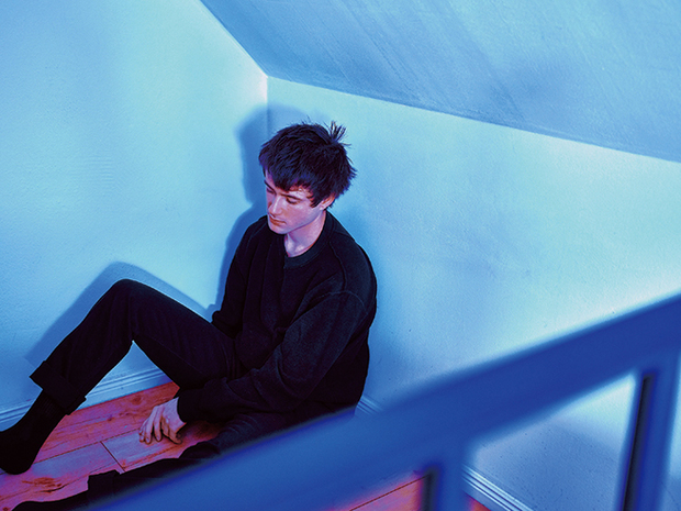 アレック・ベンジャミン(Alec Benjamin)『These Two Windows』6フィートの距離から共感を誘うシンガー・ソングライター