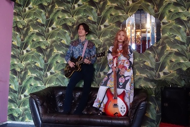 GLIM SPANKYがNO MUSIC, NO LIFE.ポスターに登場、撮影レポートをお