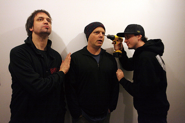 DRKWAV、メデスキ・マーティン&ウッドのメデスキらオルタナティヴ音楽のヴェテランたちが醸すダークネス・サウンド