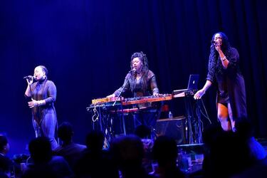 プリンスやグラスパーが大抜擢した理由とは R B大型新人キング ドリーミーなコーラスと新しい感性が生まれた背景を語る Mikiki