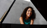 イタリアの新星ベアトリーチェ・ラナ、知性と情熱兼ね備えたモダン・ピアノで自分なりのバッハ追求した新作を語る