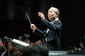 外山雄三、日本最長老マエストロがニュー・イヤー・コンサートで奏でる狂詩曲