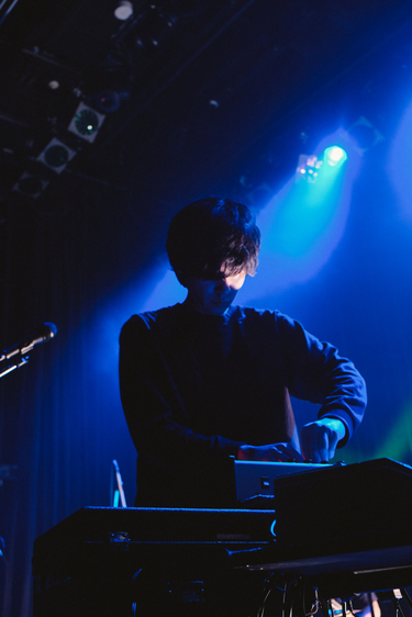 OGRE YOU ASSHOLE、曖昧で混濁した生演奏が作り上げた〈自然にして
