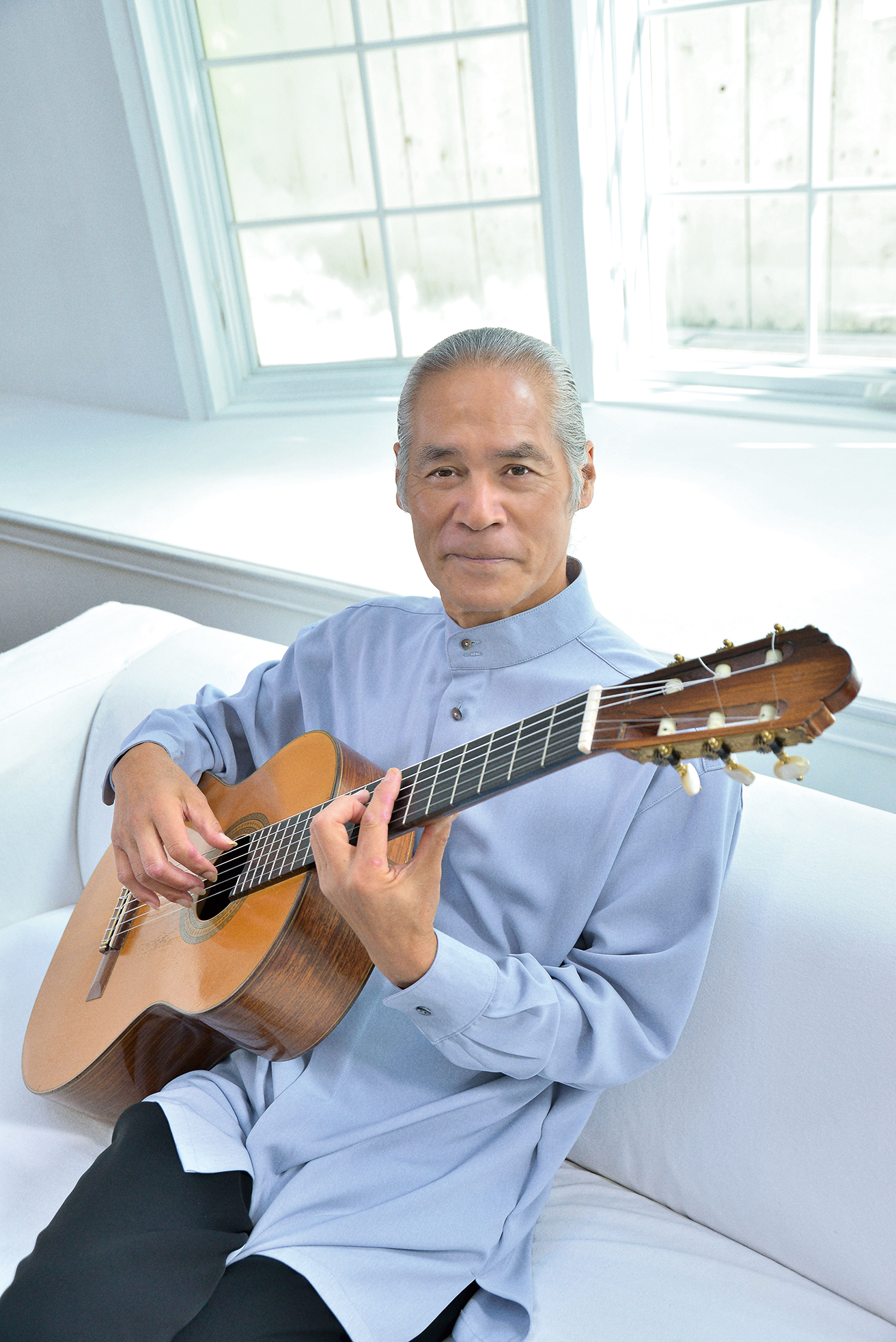荘村清志『旅の思い出』50周年を超えますます瑞々しくなる巨匠がギターで引き出したアルベニスの歌心 | Mikiki by TOWER RECORDS
