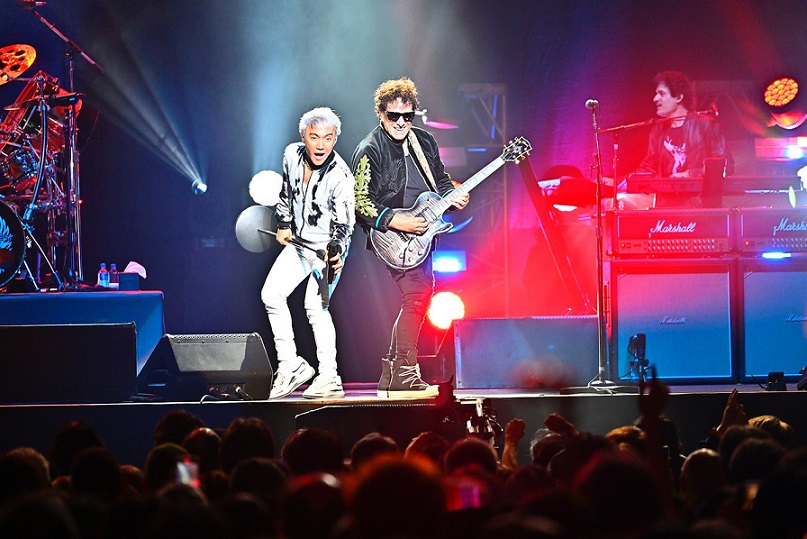 ジャーニー（Journey）の来日ツアーから武道館初日公演のレポートが
