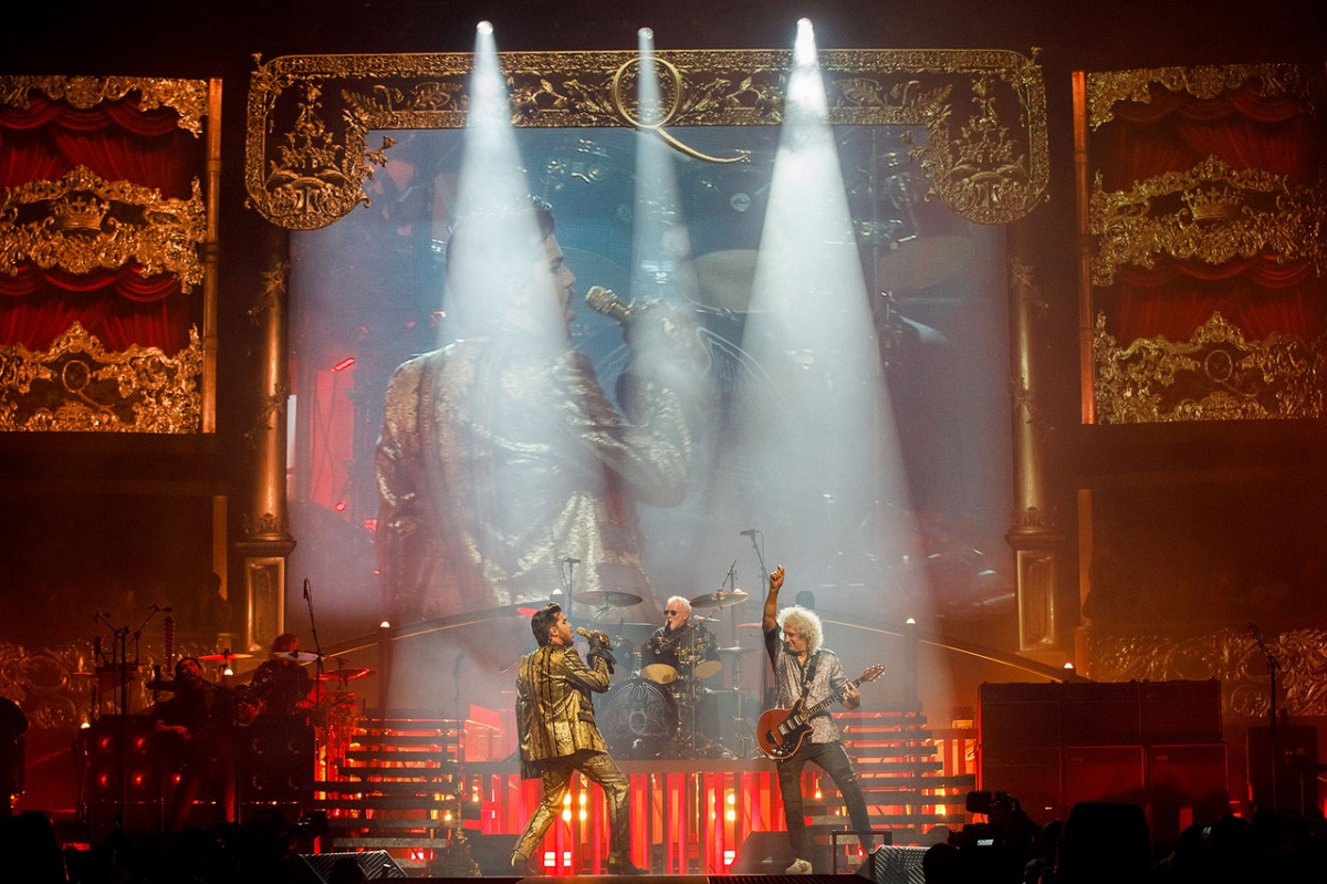 クイーン＋アダム・ランバート（Queen + Adam Lambert）が2024年2月に来日! 42年ぶりの北海道公演含むドームツアー開催 |  Mikiki by TOWER RECORDS