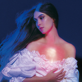 ワイズ・ブラッド（Weyes Blood）『And In The Darkness, Hearts Aglow』西海岸音楽へのリスペクトとレイドバック感が心に染みる美しいインディーフォーク作