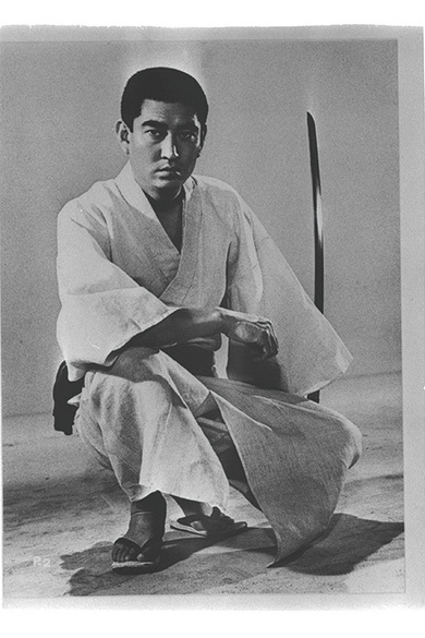 追悼 高倉健――抑え込まれた剥き出しのテンション | Mikiki by TOWER