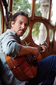 エディ・ヴェダー（Eddie Vedder）『Earthling』パール・ジャムのカリスマが豪華なバンドと鳴らした11年ぶりのソロ作に迫る