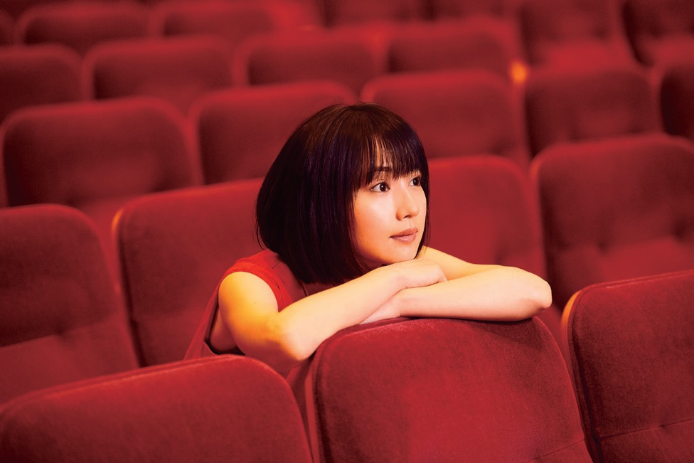 新山詩織 『しおりごと-BEST-』 5年間の成長が詰まったデビュー5周年