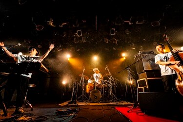 H ZETTRIOが飛ばしまくった一夜――4年ぶりのオールスタンディングライブ