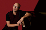 ジョン・ビーズリー『MONK'estra Plays John Beasley』モンク生誕100年を記念したオーケストラと表現する〈マルチ・グルーヴ〉