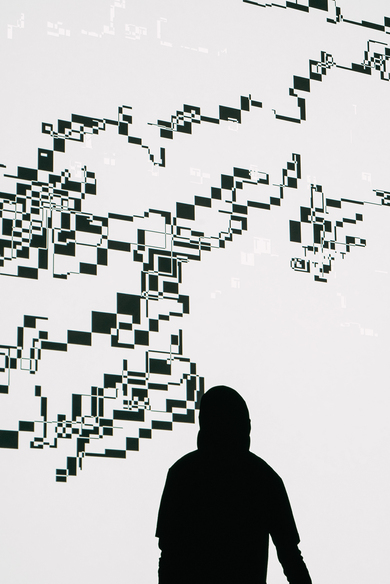 池田亮司（ryoji ikeda）『ultratronics』暗号と復号が電子音楽とも
