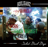 HOOLIGANZ、新体制での初アルバムは熱帯びたマイク・リレー炸裂しKOYAN MUSICらによるサウンドで完成度高い仕上がり