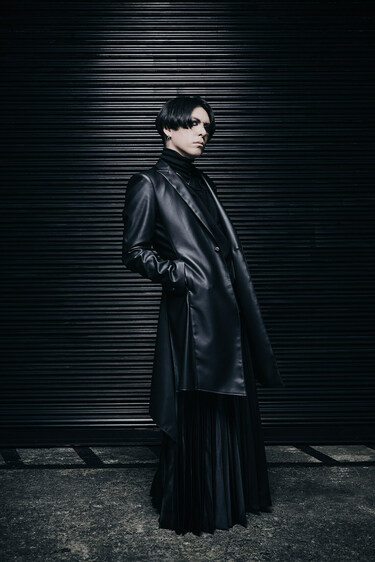 lynch. リテイクアルバム2枚 lynch.】2nd RETAKE ALBUM『THE AVOIDED SUN / SHADOWS』ジャケット