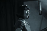 浜田真理子『LOUNGE ROSES – 浜田真理子の昭和歌謡』さざなみのような歌声が男の耳朶さえも染めてゆく