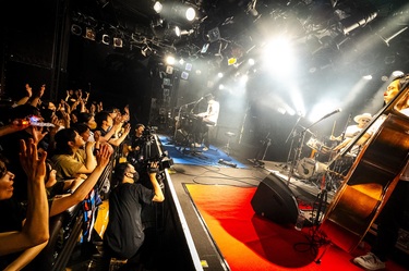 H ZETTRIOが飛ばしまくった一夜――4年ぶりのオールスタンディングライブ