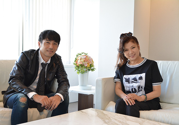 八代亜紀、哀しみのブルースを歌う―プロデューサーの寺岡呼人と共に、哀しさを通して希望見い出す新作『哀歌-aiuta-』を語る