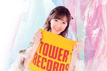 AKB48『11月のアンクレット』〈別冊tower+〉発行! 卒業を発表した渡辺麻友の撮り下ろし&インタヴュー!! | Mikiki by TOWER  RECORDS