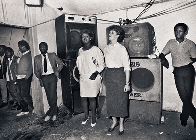 石田昌隆「STRUGGLE Reggae meets Punk in the UK」ザ・クラッシュから