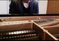 注目ピアノ・トリオTRISPACEの林祐市、自宅で撮影した繊細なソロ・ピアノ演奏の映像公開