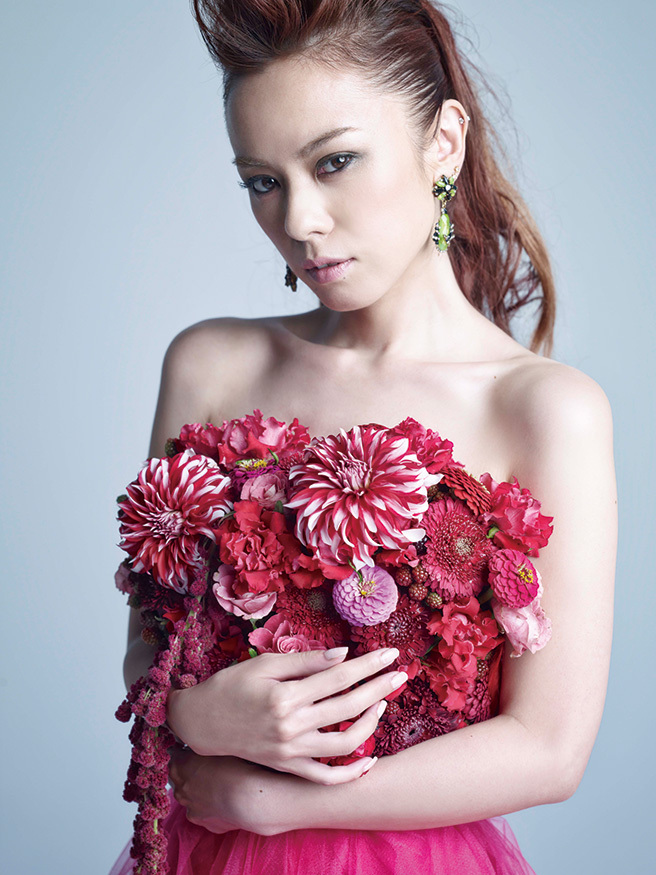 Azumi、KjやDJ JINに大江千里ら招き原点に立ち返って自身の音楽追究