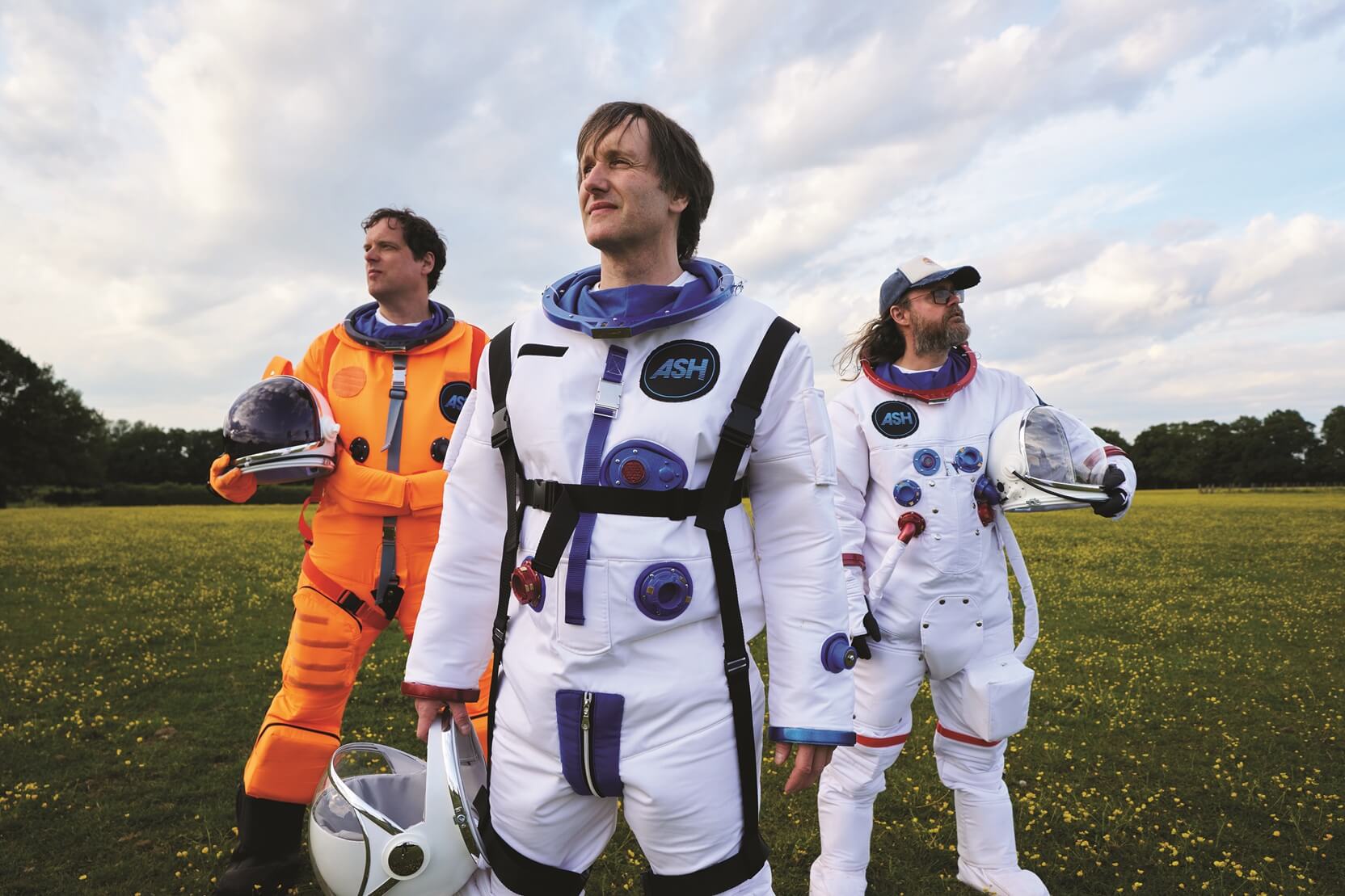 ash ash 廃盤　未開封 アッシュ（Ash）結成から33年の歩みを振り返りつつ、北アイルランド発